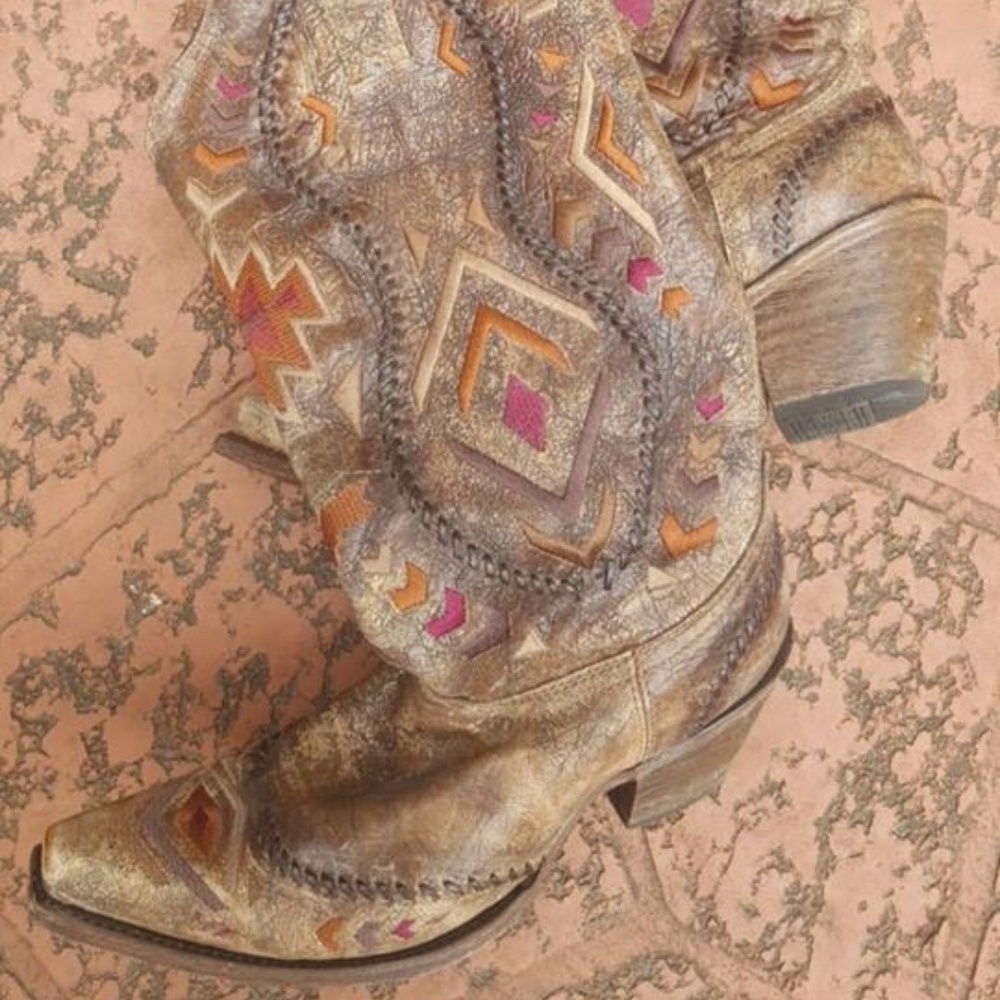 Southwest / Aztec print Corral cowboy boots